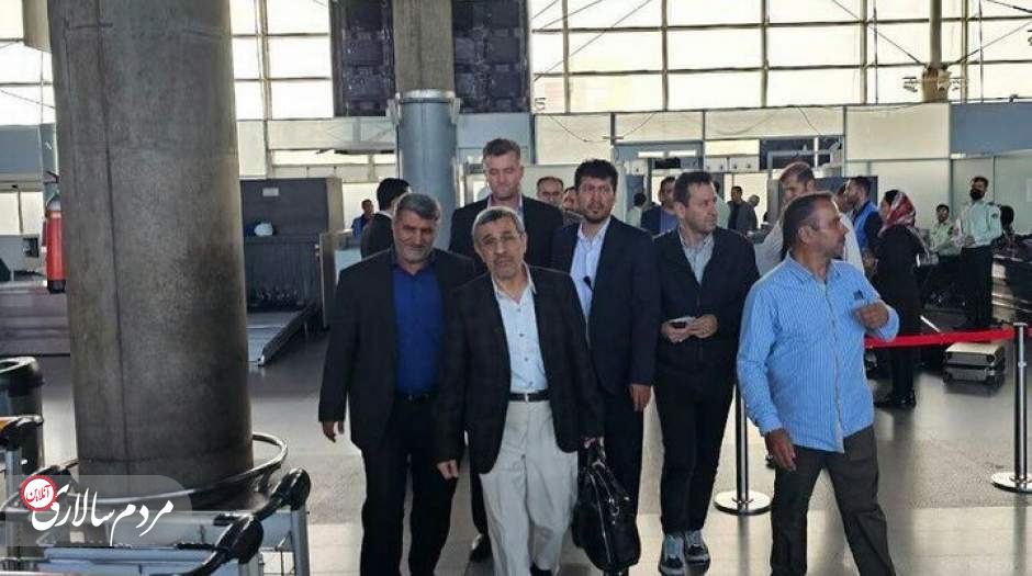 محمود احمدی نژاد در لحظه پس گرفتن پاسپورتش