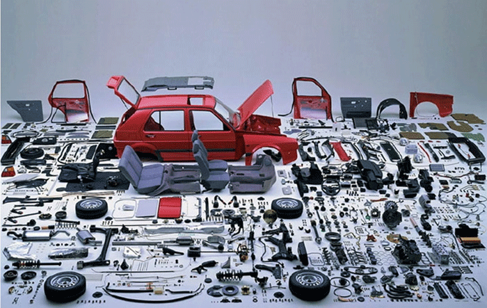 عضو کمیسیون اقتصادی مجلس می گوید تعطیلی قطعه سازان خودرو می تواند بحران بزرگی برای صنعت خودروسازی کشور ایجاد کند