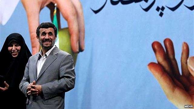 احمدی نژاد بدون آنکه حکم برکناری مرضیه وحیددستجردی را بدهد حکم جانشین او را صادر کرد