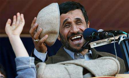 رویگردانی اصولگرایان از احمدی نژاد به خاطر انحراف اوست یا نارضایتی مردم؟