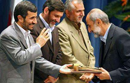 آیادر زمان نابسامانی بازار ارز، احمدی نژاد مرخصی نبود؟