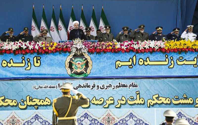 روحانی: ارتش جمهوری اسلامی ایران صلح‌خواه منطقه است