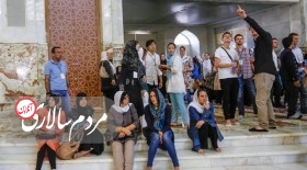 گردشگران خارجی در حرم امام خمینی (ره) - عکس:بنیاد سعدی