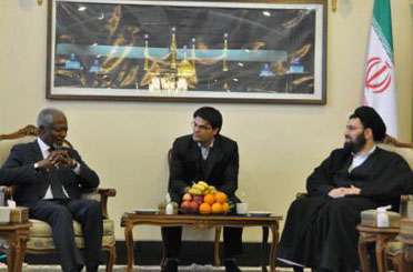 سیدعلی خمینی: به امید روزی که گزینه نظامی روی هیچ میزی نباشد