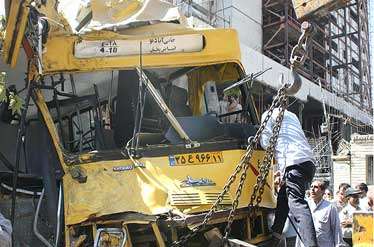 یک کشته و 5 زخمی در تصادف اتوبوس واحد