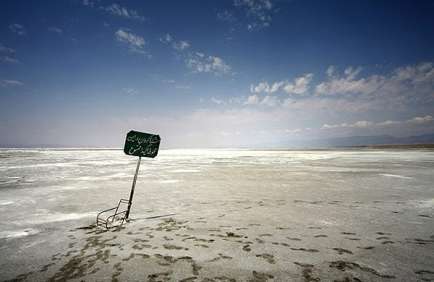 راهکارهایی برای بازگرداندن زندگی به دریاچه ارومیه