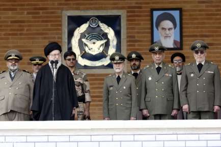مقام معظم رهبری: دنیا بر روی نیروهای مسلح جمهوری اسلامی ایران حساب باز می‌کند و آن را جدی می‌گیرد