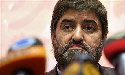 علی مطهری: احمدی نژاد نباید حتی یک روز رئیس جمهور باقی می ماند