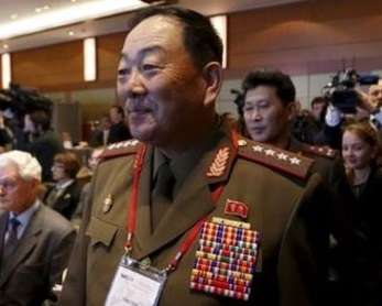 چرت وزیر دفاع در جلسه با رهبر کره شمالی، سر او را به باد داد!