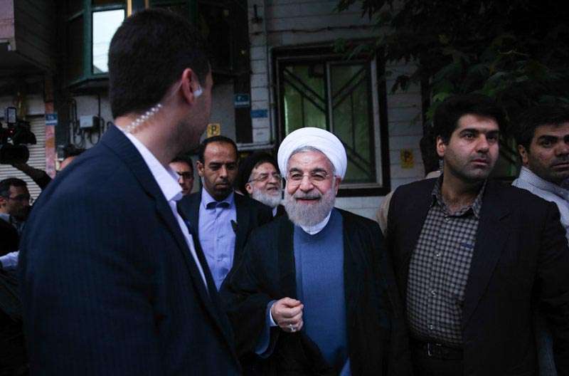 حضور و فداکاری شهیدان منجر به حفظ کشور شد