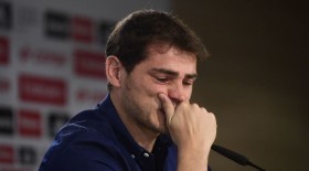 بازیکنانی که گریان از زمین فوتبال رفتند