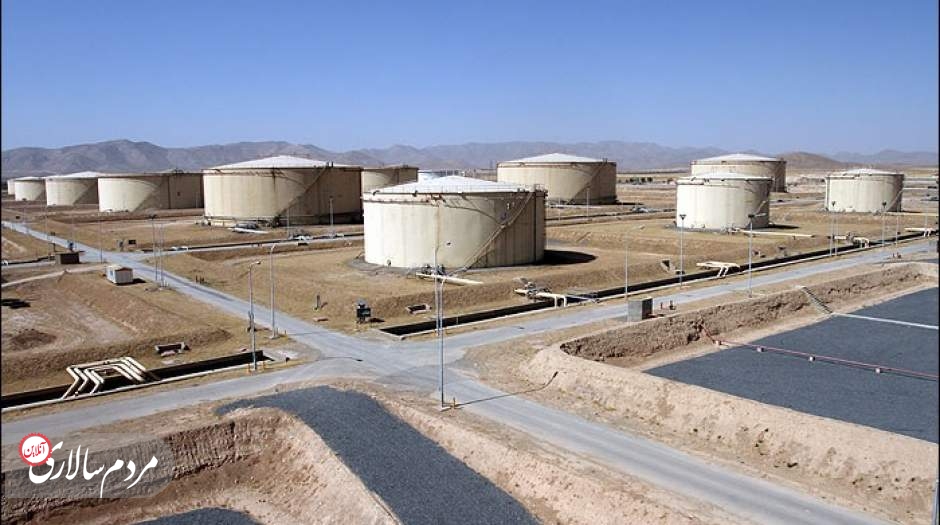 عکسی از انبار نفت شرکت ملی پخش فرآورده های نفتی منطقه استان مرکزی که در کیلومتر ۲۰ جاده شازند قرار دارد.