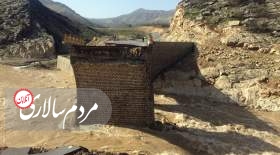 پل دو ساله «کاکارضا» در محور خرم‌آباد الشتر به درازای ۶۸ متر و با پنج دهانه‌ی ۱۲ متری در برابر سیل دوام نیاورده و ویران شده است.