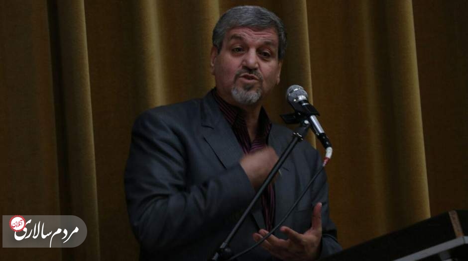 دکتر مصطفی کواکبیان در سومین کنگره حزب ترقی در تالار مجتمع فرهنگی کرج سخنرانی کرد.