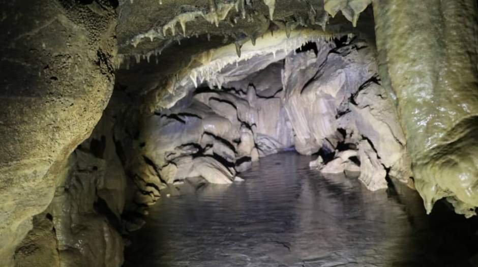 شگفت انگیزترین غار آبی ایران