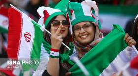 زنان در ورزشگاه آزادی