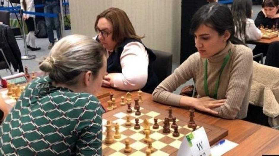 شطرنج باز بی حجاب ایرانی اخراج شد