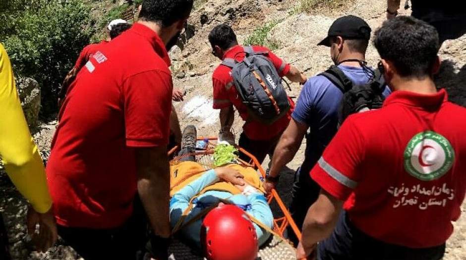 نجات یک زن کوهنورد در ارتفاعات دربند