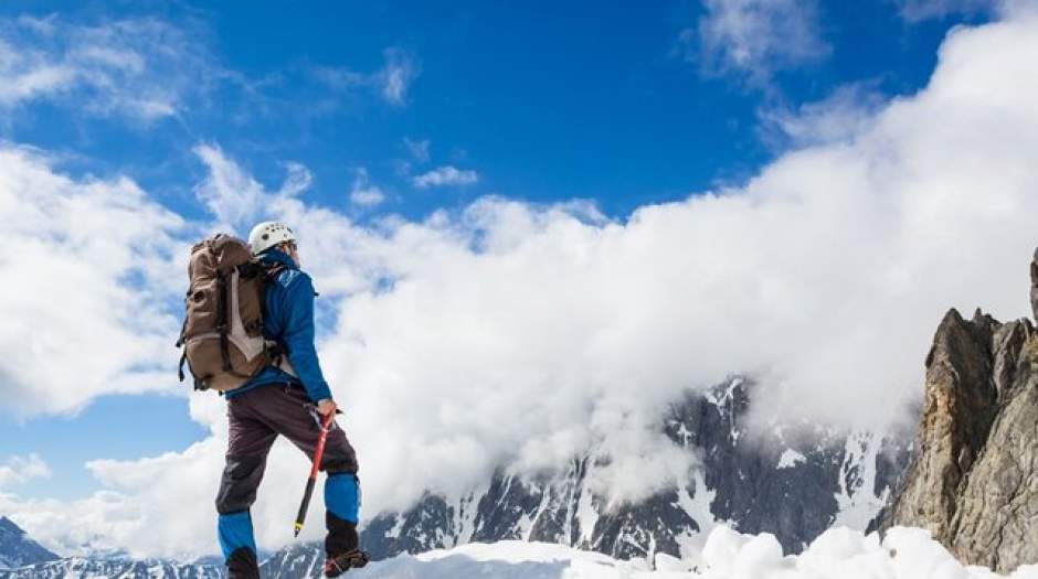 نجات کوهنورد آسیب‌دیده از قله سبلان