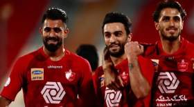 جشن قهرمانی پرسپولیسیها در رختکن