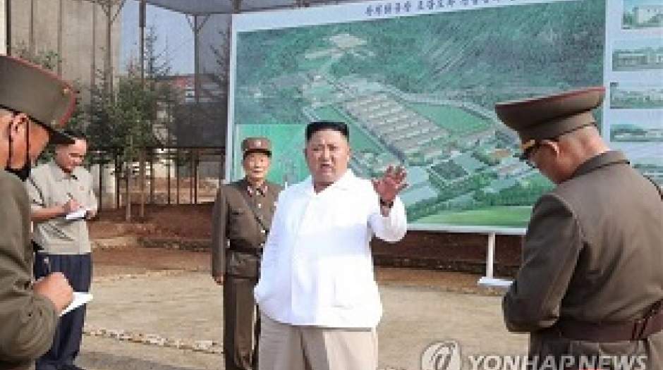 بازدید رهبر کره شمالی از یک مجتمع مرغداری