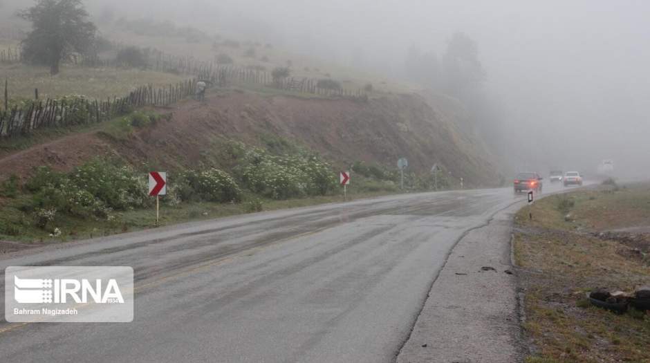جاده های ١٠ استان کشور بارانی است