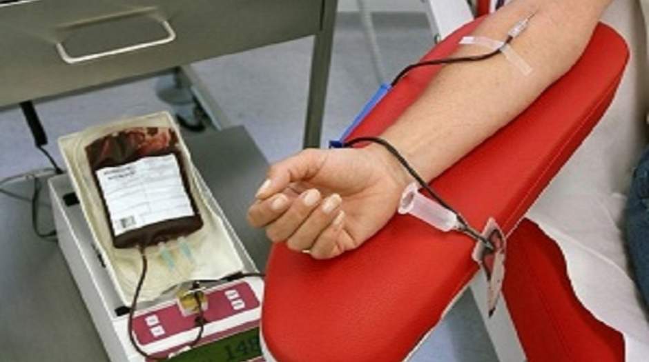 مردم به تدریج برای اهدای خون مراجعه کنند