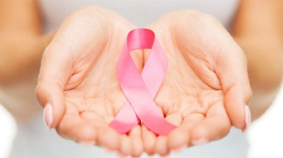 ۱۲ نشانه ابتلا به سرطان سینه