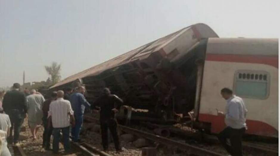 ۱۶کشته در خروج قطار از ریل در مصر