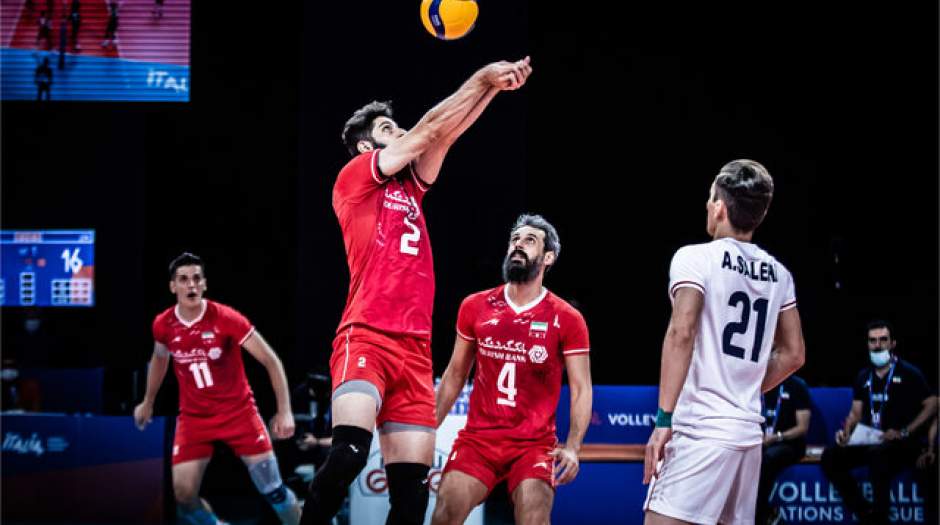 دیدار بلندقامتان والیبال ایران مقابل صربستان