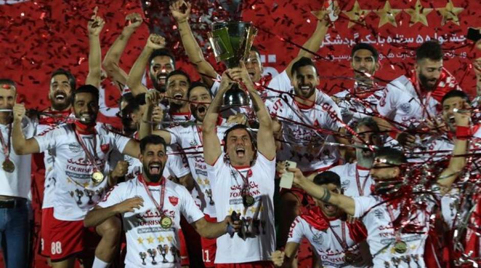 پرسپولیسی‌ها جام قهرمانی را بالای سر بردند