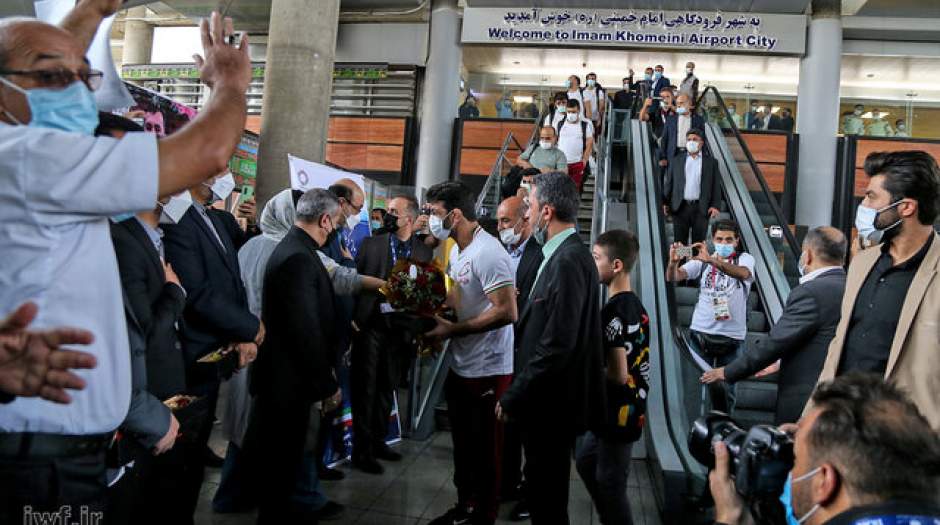 بازگشت تیم ملی کشتی آزاد به ایران