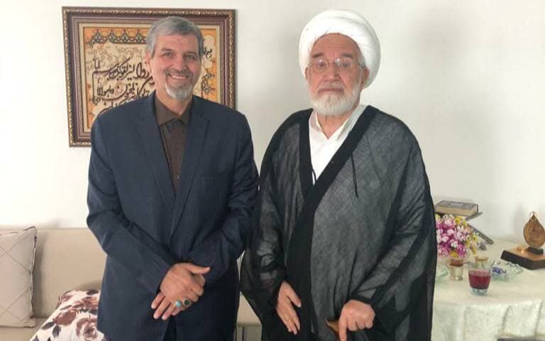 تنگناهاي معیشت مردم و نحوه مقابله با کرونا دغدغه فعلی حاج اقا کروبی است