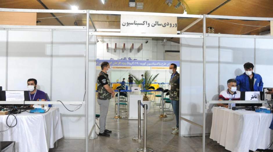تزریق دوز دوم واکسن کرونا به کارکنان ایران خودرو