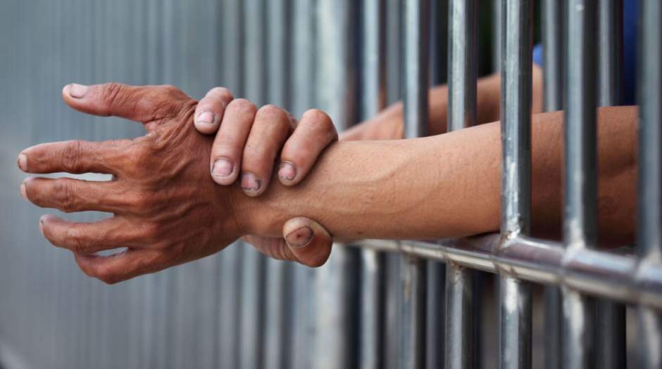 تلاش برای حفظ کرامت و حقوق انسانی بازداشت شدگان و زندانیان