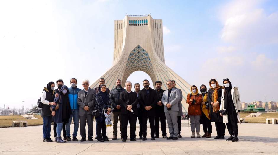تهرانگردان از برج آزادی بازدید کردند