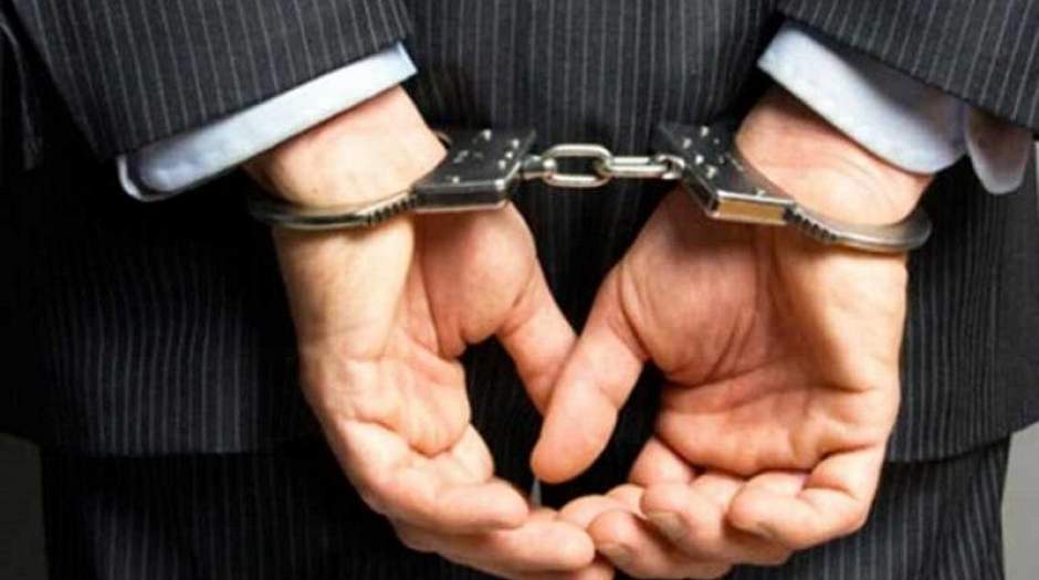 بازداشت هشت نفر از کارکنان دولت در اهواز