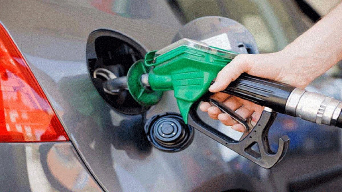 دولت به دنبال کاهش یارانه بنزین