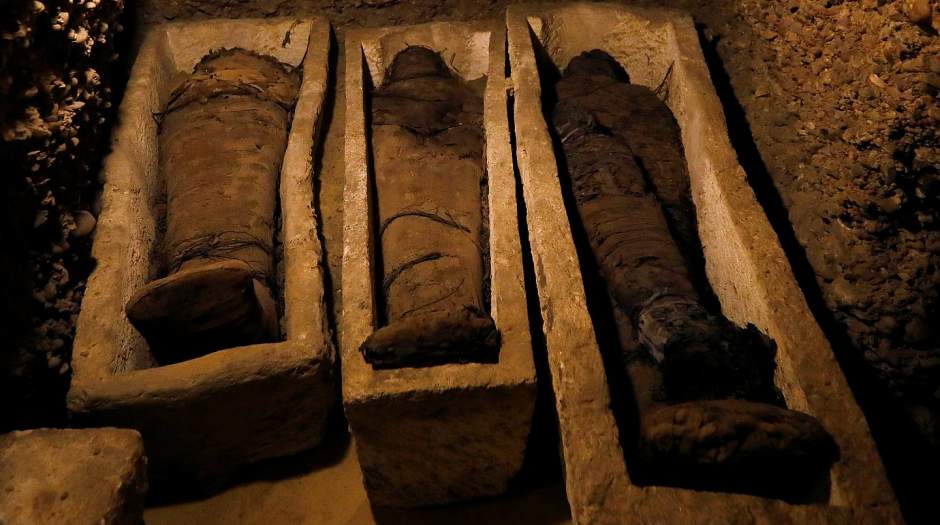 لحظه کشف مومیایی ۲۵۰۰ ساله در سقاره مصر