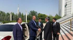 وزیر امور خارجه وارد ترکمنستان شد