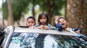 هشدار نسبت به خطر پرتاب شدن کودکان از "سانروف خودرو"