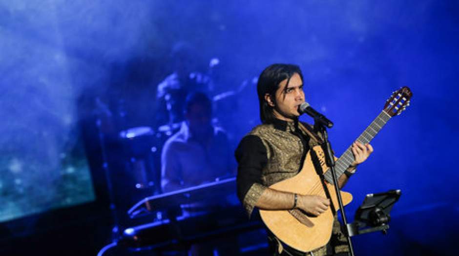 محسن یگانه در حین اجرا کنسرتش را لغو کرد