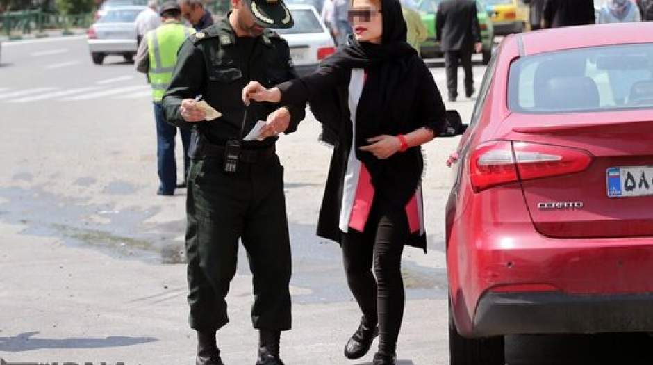 روزنامه جمهوری اسلامی: وضعیت امروز حجاب،نتیجه عملکرد43 ساله خودمان است
