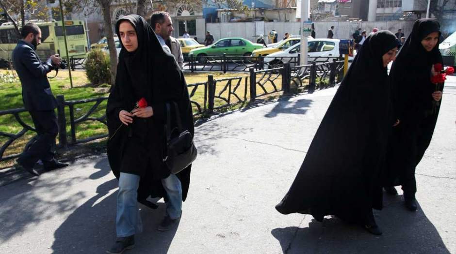 روزنامه جوان: لایه بیرونی محجبه ها ساده اندیشند و به مخالفان حجاب نزدیکند!