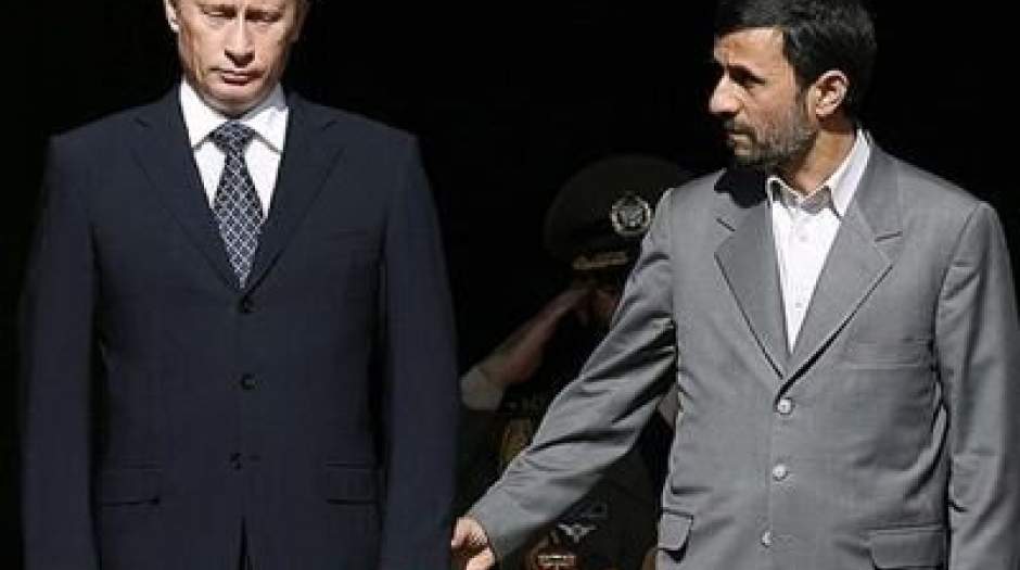 انتقاد احمدی نژاد از «خودکامگی، خودشیفتگی و شهرت طلبی» پوتین