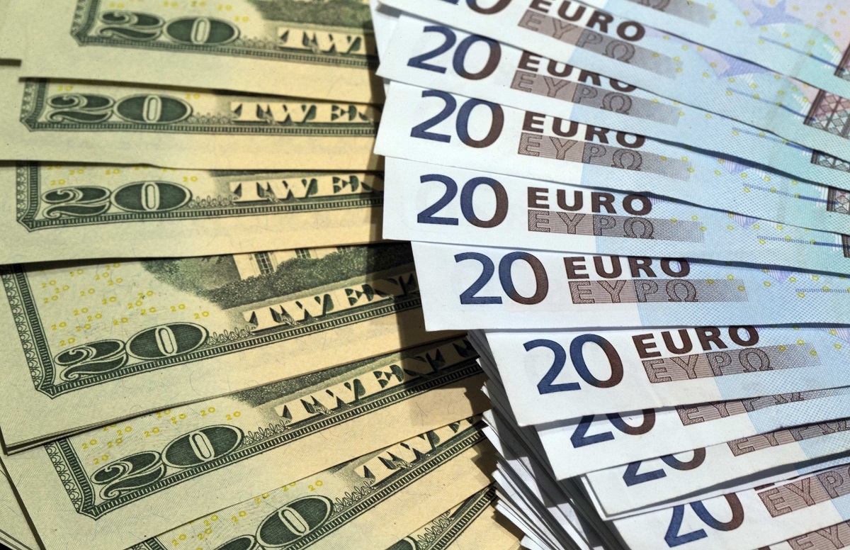 قیمت دلار، یورو و پوند امروز شنبه ۲۲ مرداد