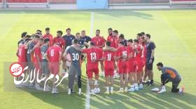 بدرقه تیم ملی برای بازی با انگلیس توسط وزیر و هواداران