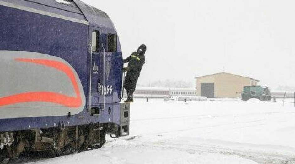 چرا سرمای شدید قطارها را زمین‌گیر کرد؟