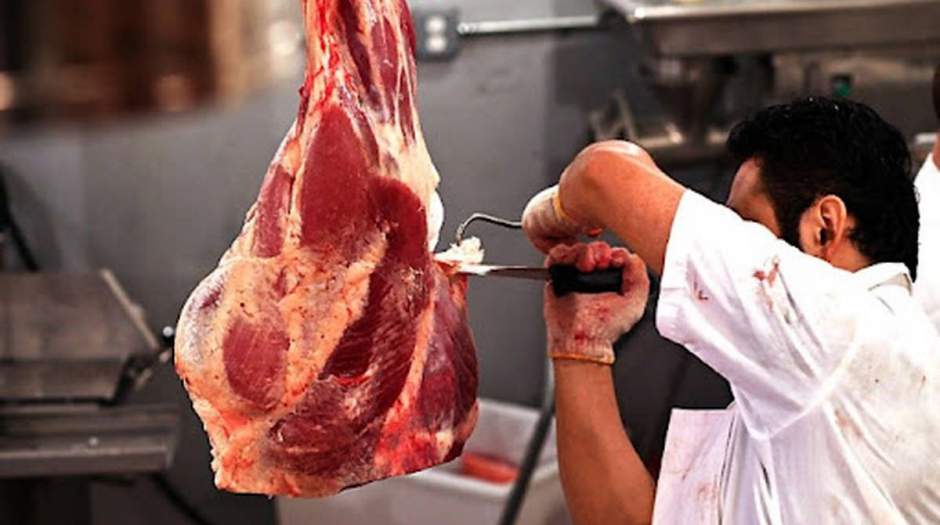 نماینده مجلس: کنترل قیمت گوشت از دست وزارت جهاد خارج شده است