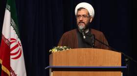 کوتوله‌های سیاسی آزادی ایران را از نظام سلطه گدایی می‌کنند